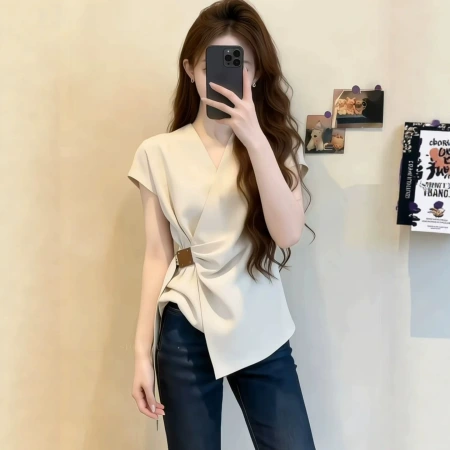 French-style V-neck short-sleeved T-shirt for women 2026 summer, a slimming and waist-cinching irregular short-sleeved top A11832 for chubby girls French-style V-neck short-sleeved T-shirt for women 2026 summer, a slimming and waist-cinching irregular short-sleeved top A11832 for chubby girls